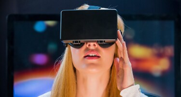 Virtual reality glasses