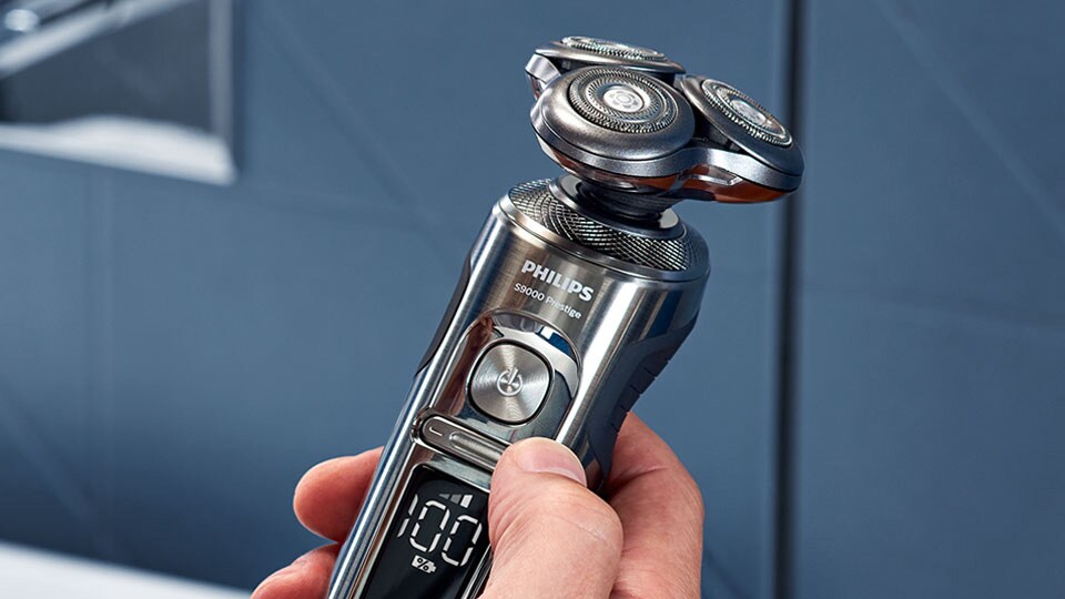 Philips S9000 Prestige elektriskais bārdas skuveklis video